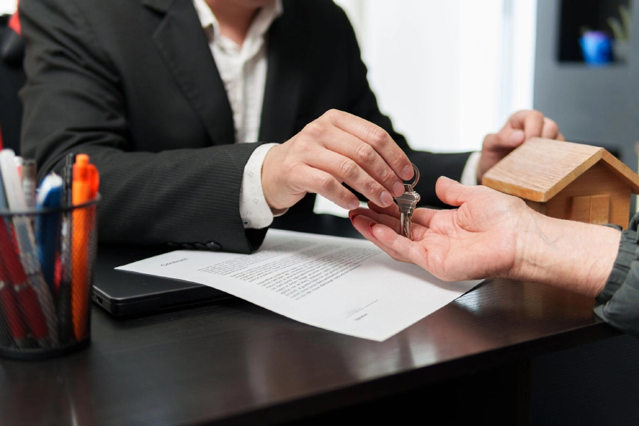 Banner : The Great Mortgage Rate Lock-In Is Finally Cracking — Why Millions of US Homeowners Are Suddenly Ready to Sell in 2026